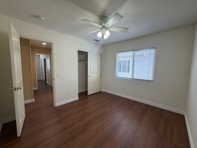 Building Photo - 1683 Falcon Peak St