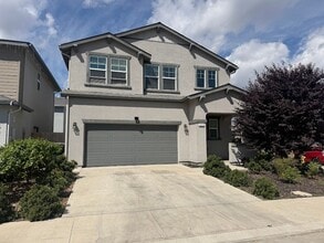 Building Photo - Home For Rent