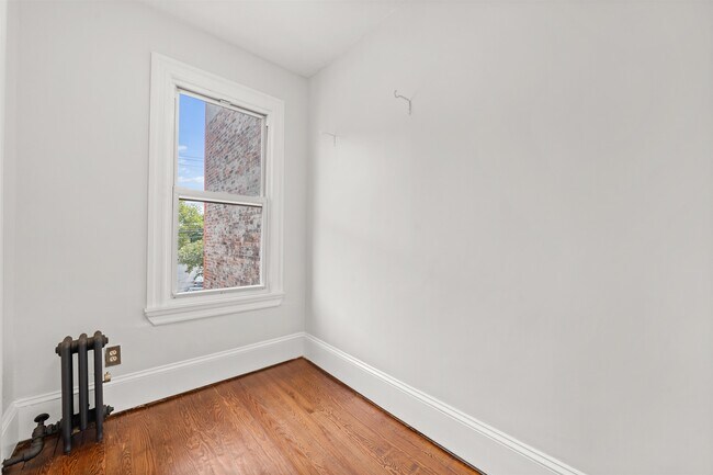 Building Photo - 309 Summit Ave