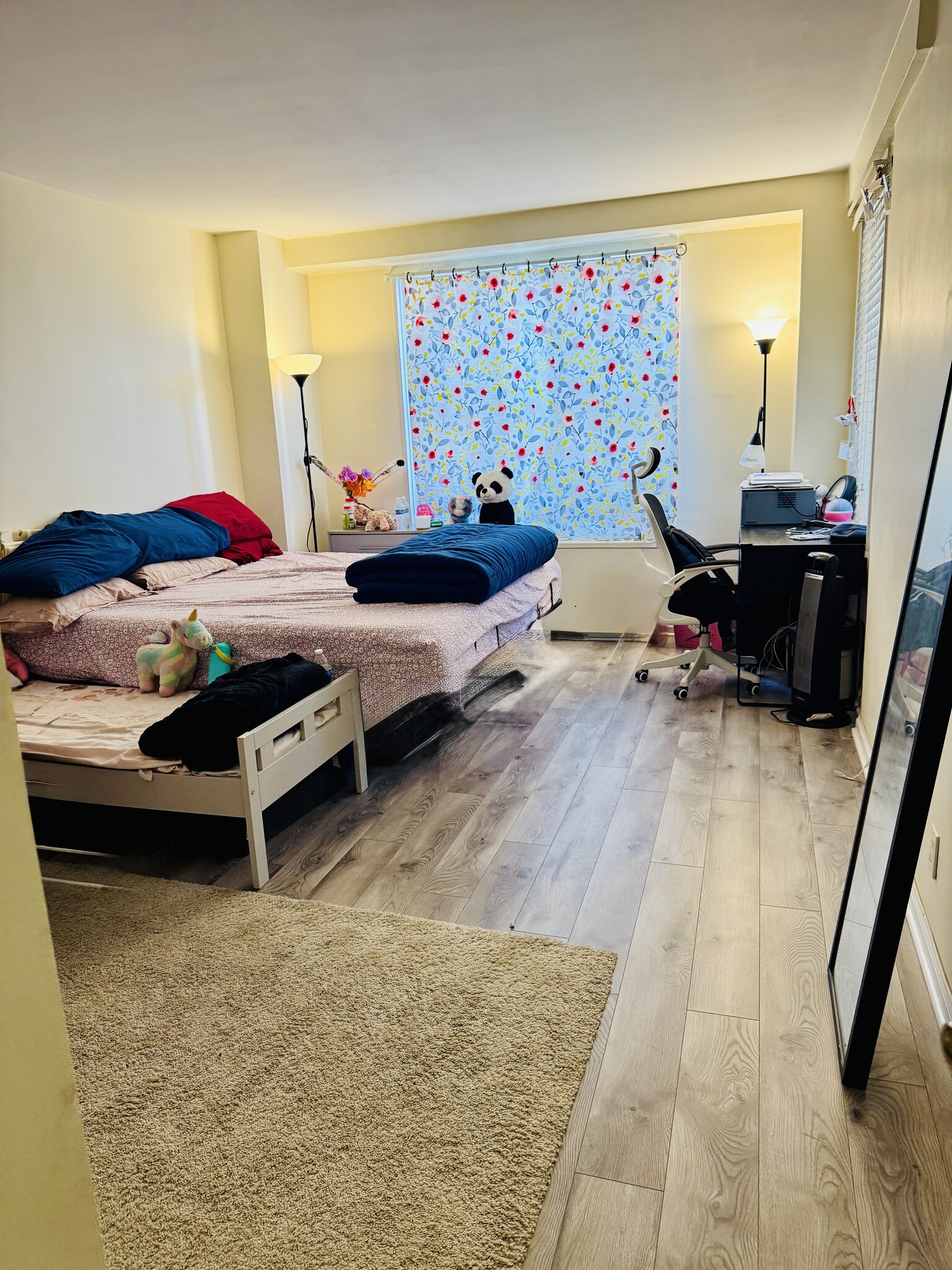 Building Photo - 225 Saint Pauls Ave