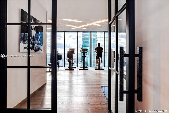 Building Photo - 1451 Brickell Ave