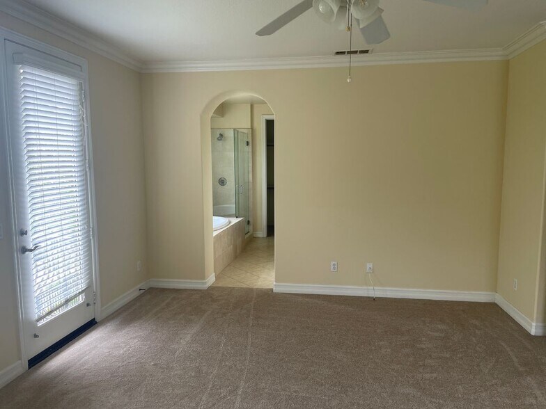 Building Photo - 2100 Canyon Cir