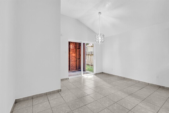 Building Photo - 7227 Greenyard Dr