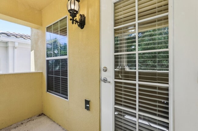 Building Photo - Gorgeous 3/3 Townhouse in VillageWalk of Lake Nona (Gated)