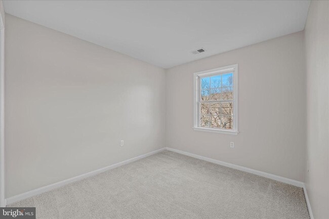 Building Photo - 27 Fiser Ln