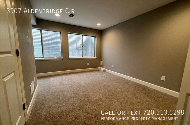 Building Photo - 3907 E Aldenbridge Cir