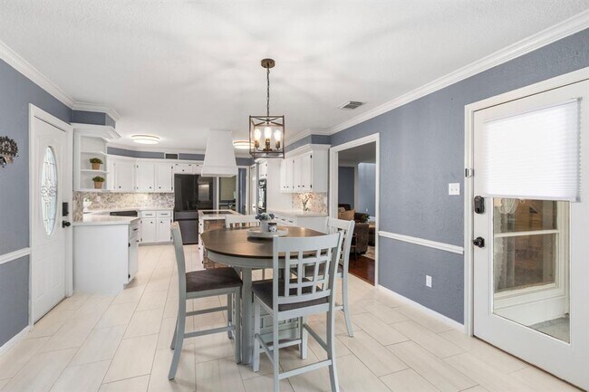 Building Photo - 1606 Rustic Knolls Dr