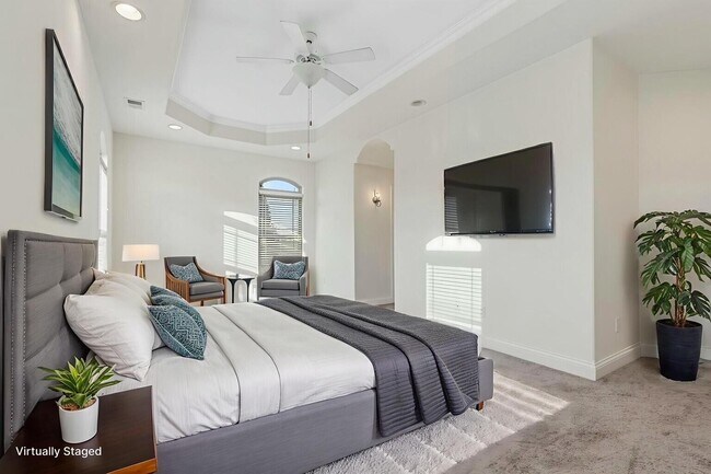 Building Photo - 592 Regency Cir