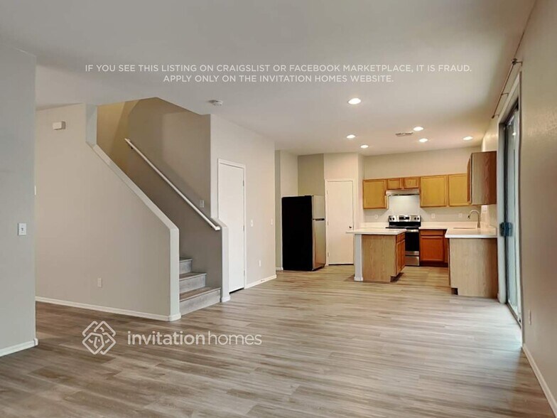 Building Photo - 936 E Corral St