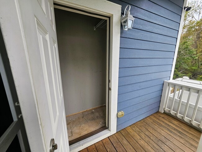 Building Photo - 803 Lindsey Ln