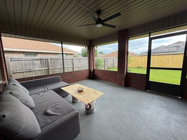 Building Photo - Pensacola - Logan Place - 3 bedroom, 2 bat...