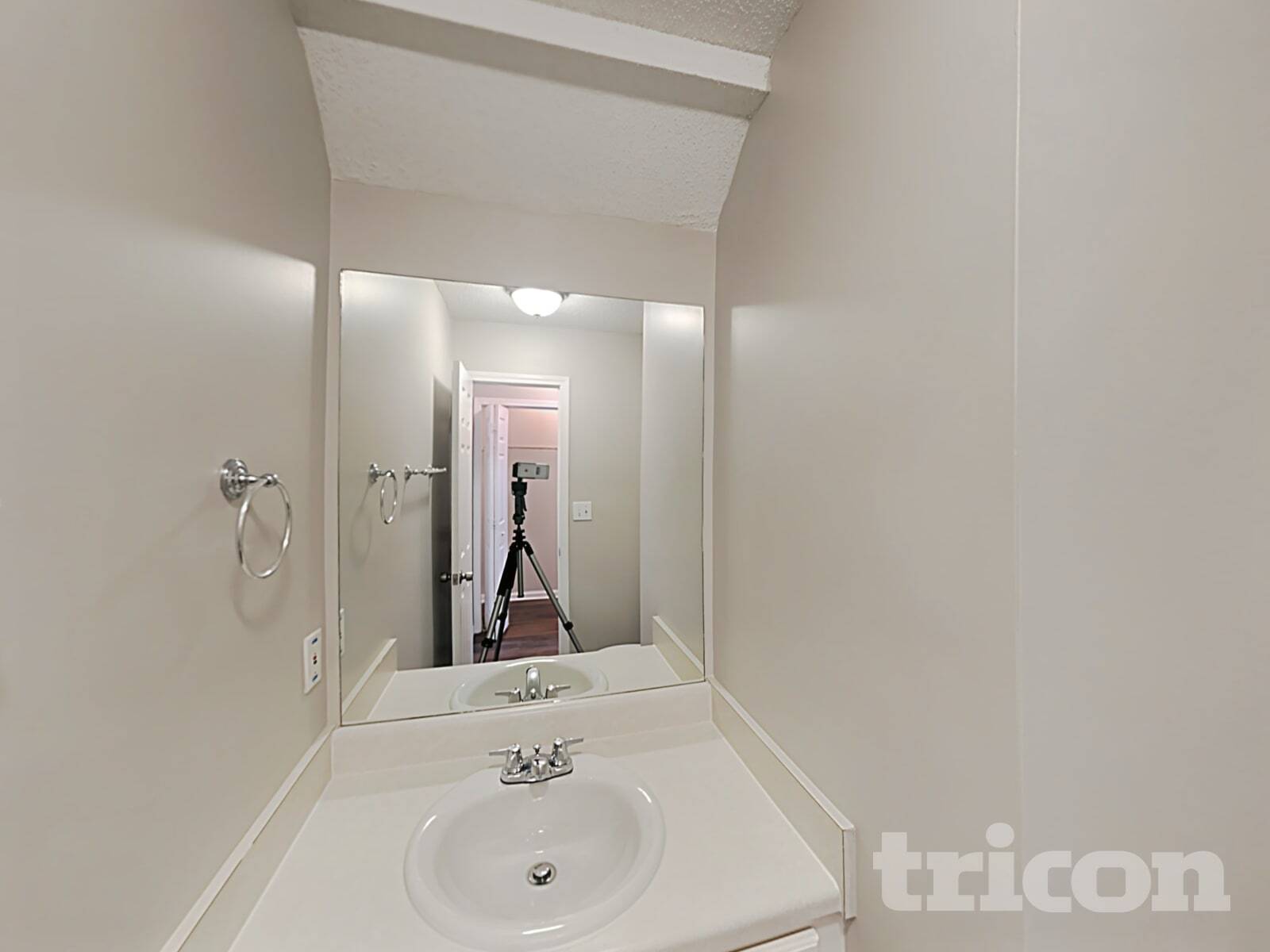 Building Photo - 1053 Abercorn Way