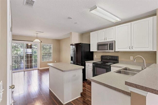 Building Photo - 7322 Black Walnut Way