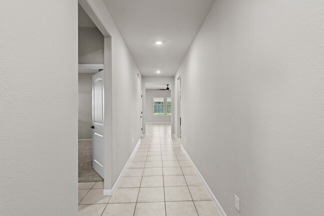 Building Photo - 2218 Levant Ln