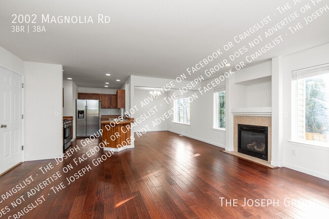 Building Photo - 2002 Magnolia Rd