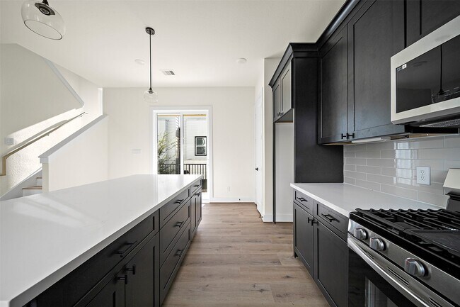 Building Photo - 2708 Nagle St