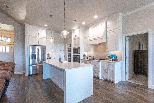 Building Photo - 2244 E Kellan Ct Terrace