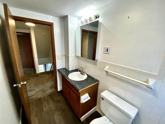 Building Photo - 507 North St.