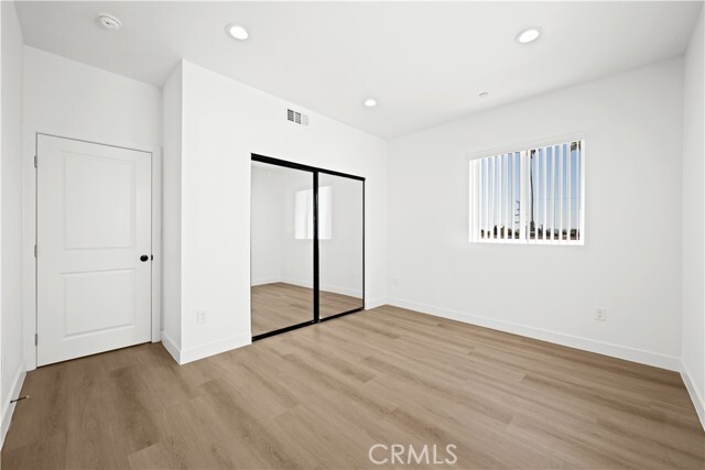 Building Photo - 1039 W 43rd St