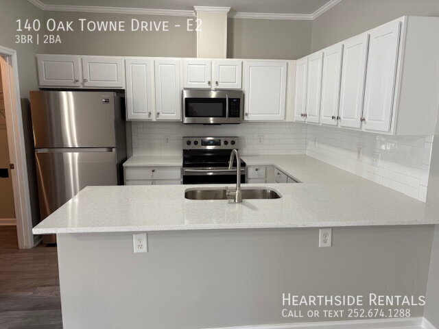 Building Photo - 140 Oak Towne Dr