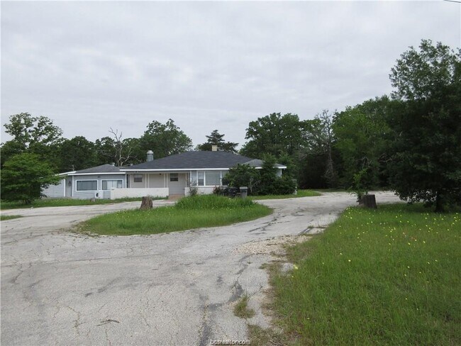 Building Photo - 4660 Raymond Stotzer Pkwy