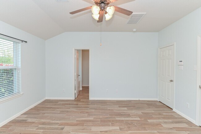 Building Photo - 4022 Mt Everest Way