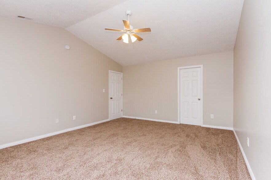 Building Photo - 8937 Hosta Way