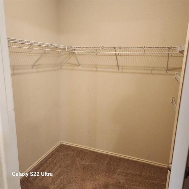 Building Photo - 2341 Bluffstone Dr