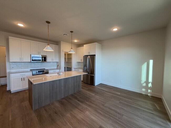 Building Photo - 614 Hemsworth Ln
