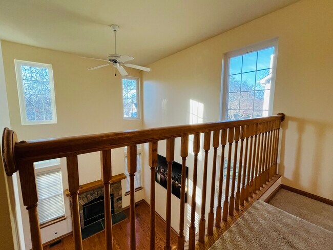 Building Photo - 160 Holmes Way