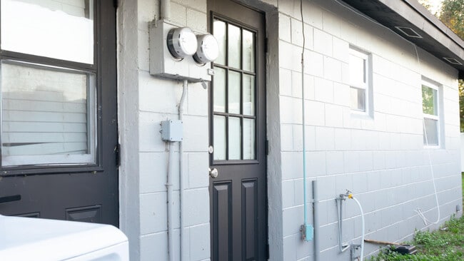 Building Photo - 713 N 23rd St