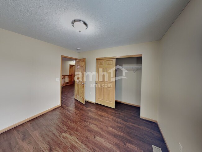 Building Photo - 6875 Tumbleweed Ln