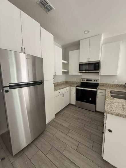 Building Photo - 1307 W Heritage Dr