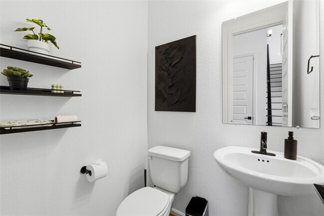 Building Photo - 2427 Mount Healy Ct
