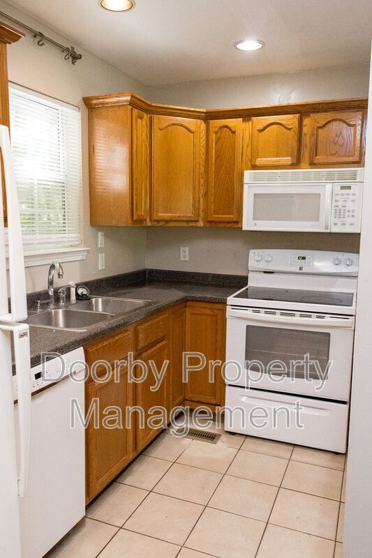 Building Photo - 2202 Elder St