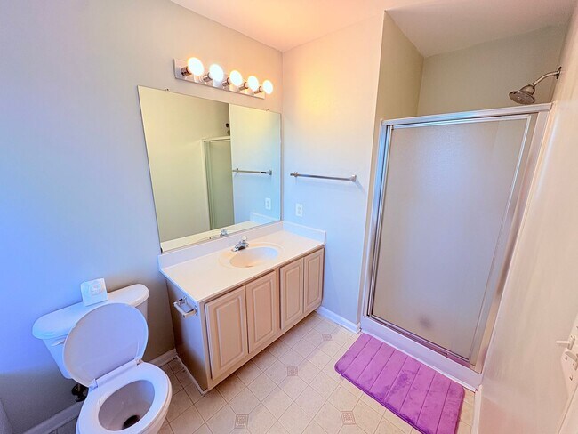 Building Photo - CENTRALLY LOCATED TOWNHOUSE - STAFFORD