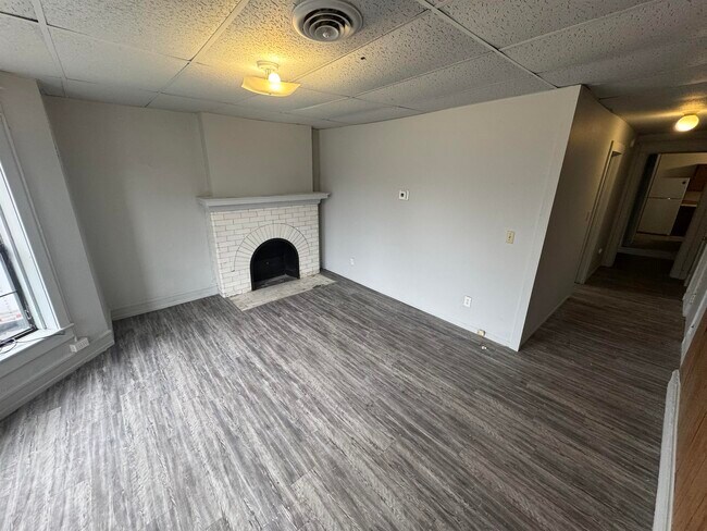 Building Photo - 425-1A Vermilion-N