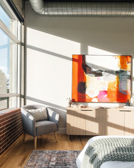 Building Photo - 2000 Little Raven St