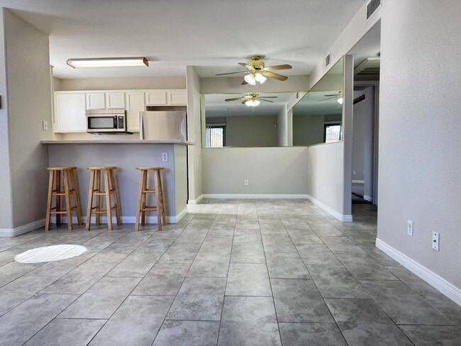 Building Photo - 2987 Juniper Hills Blvd