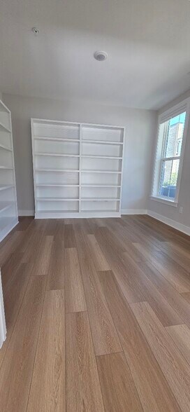 Building Photo - 11549 Helmond Way