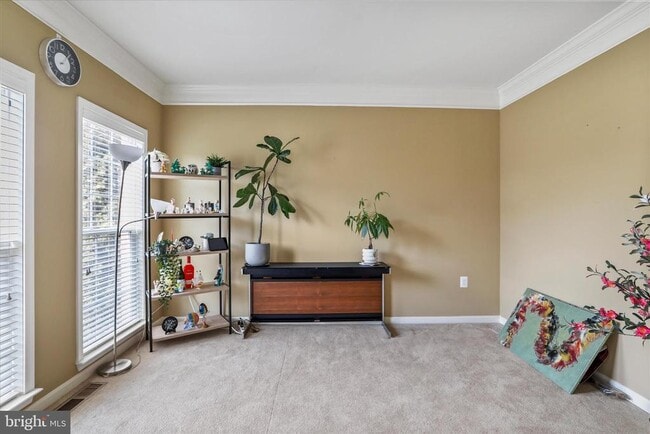 Building Photo - 301 Fontana Cir