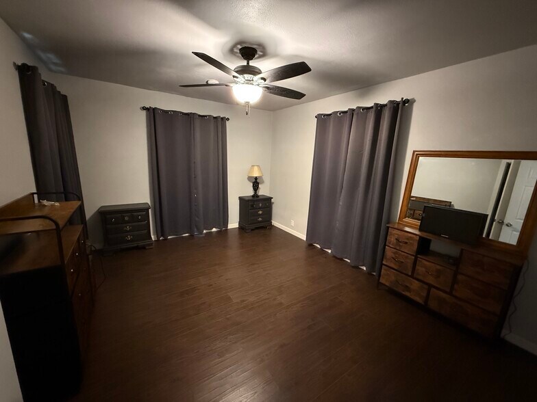 Back Bedroom - 506 N Ricketts St