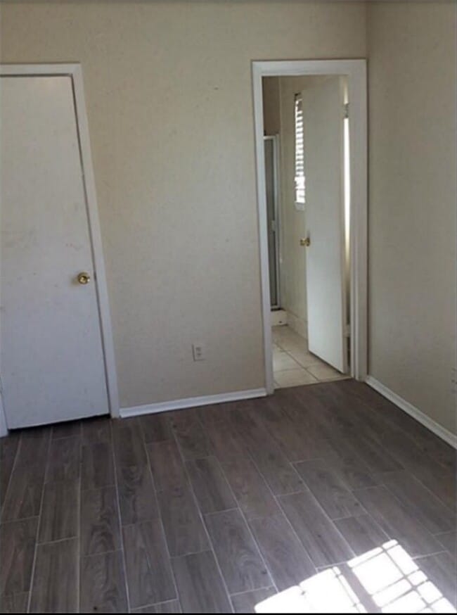Building Photo - 6310 S Briar Bayou Dr