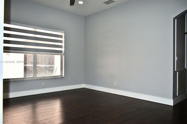 Building Photo - 6254 NW 38th Dr