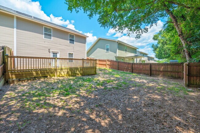 Building Photo - 242 Wainwright Dr