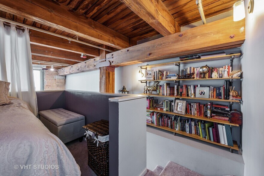 Building Photo - 1727 S Indiana Ave