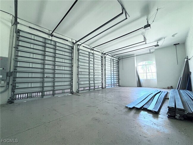 Building Photo - 2938 SW 40th St