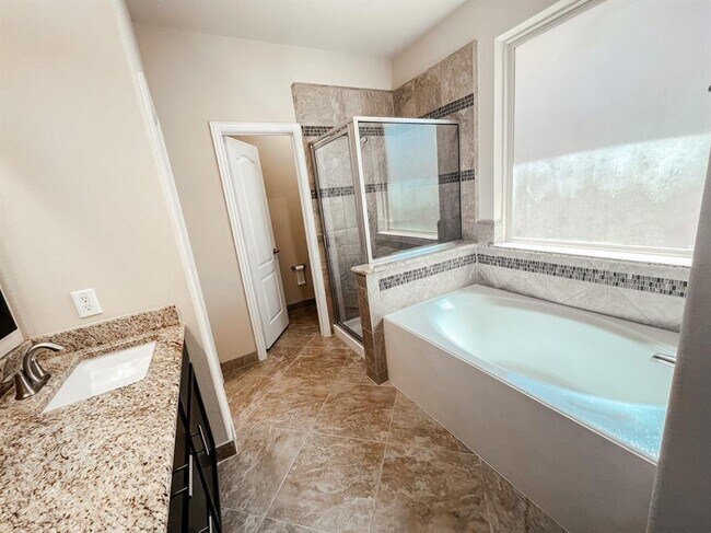 Building Photo - 17022 Kaitlyn Kerria Ct
