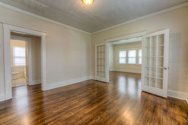 Building Photo - MOVE-IN SPECIAL: 1/2 OFF FIRST MONTH'S RENT!