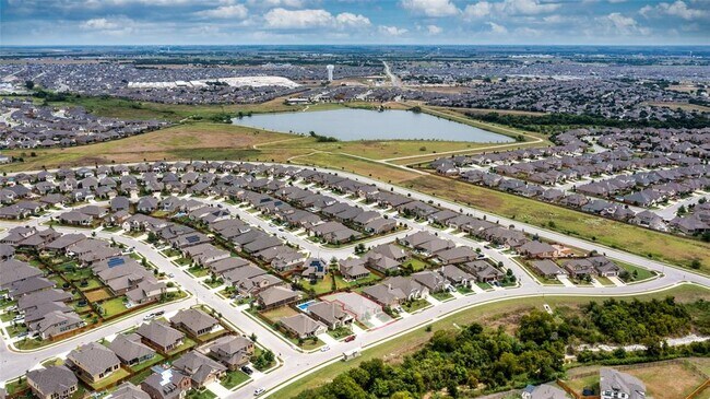 Building Photo - 3043 Hidalgo Loop